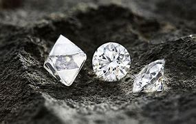 钻石联赛决赛激情夜！维尼修斯里突外投，迈阿密热火大胜曼城的简单介绍